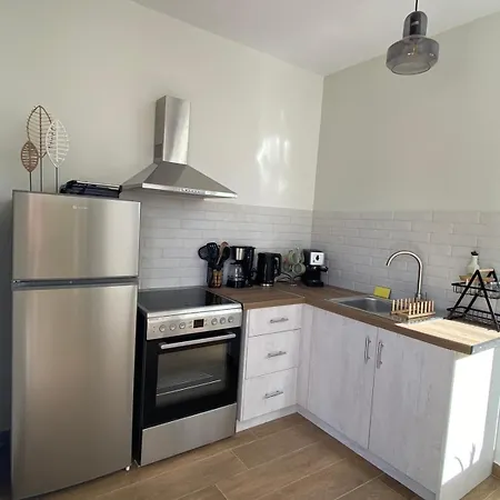 Vicky's Panoramic View Apartment